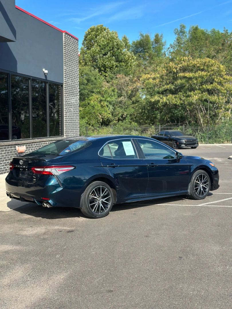 2018 TOYOTA CAMRY